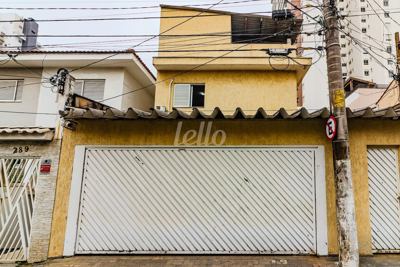 FACHADA de Casa sobrado com 400 m² em Santa Teresinha - São Paulo