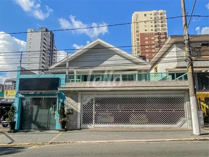 FACHADA de Casa assobradada com 248 m² em Vila Paulicéia - São Paulo