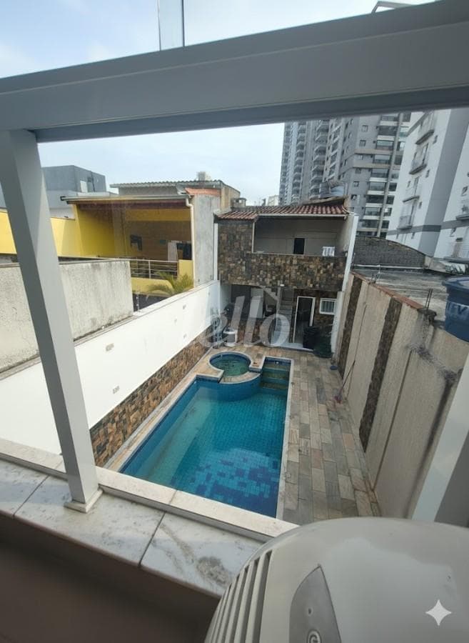 VISTA SACADA de Casa sobrado com 134 m² em Vila Santa Clara - São Paulo
