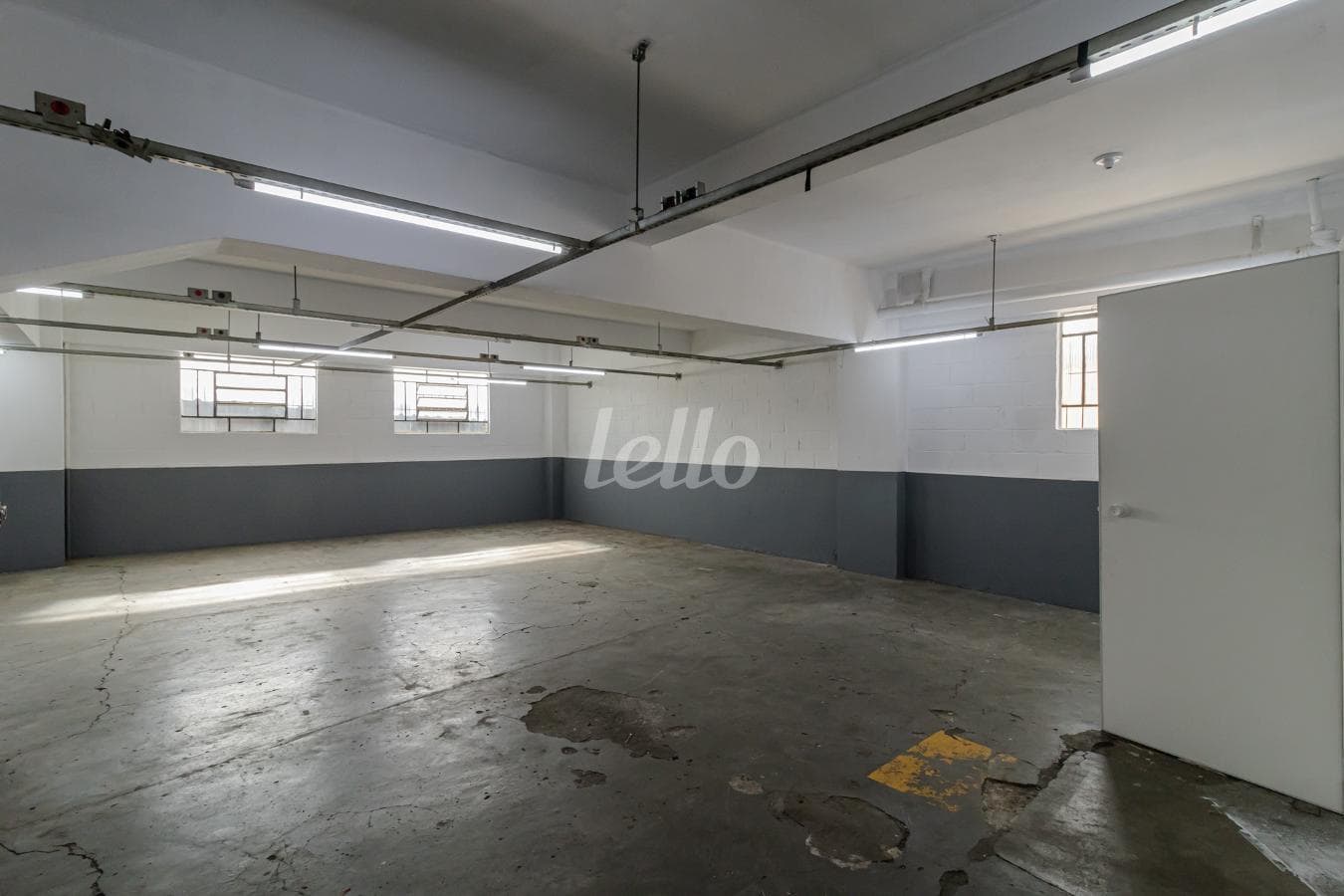 SALA de Salão com 200 m² em Chácara Mafalda - São Paulo