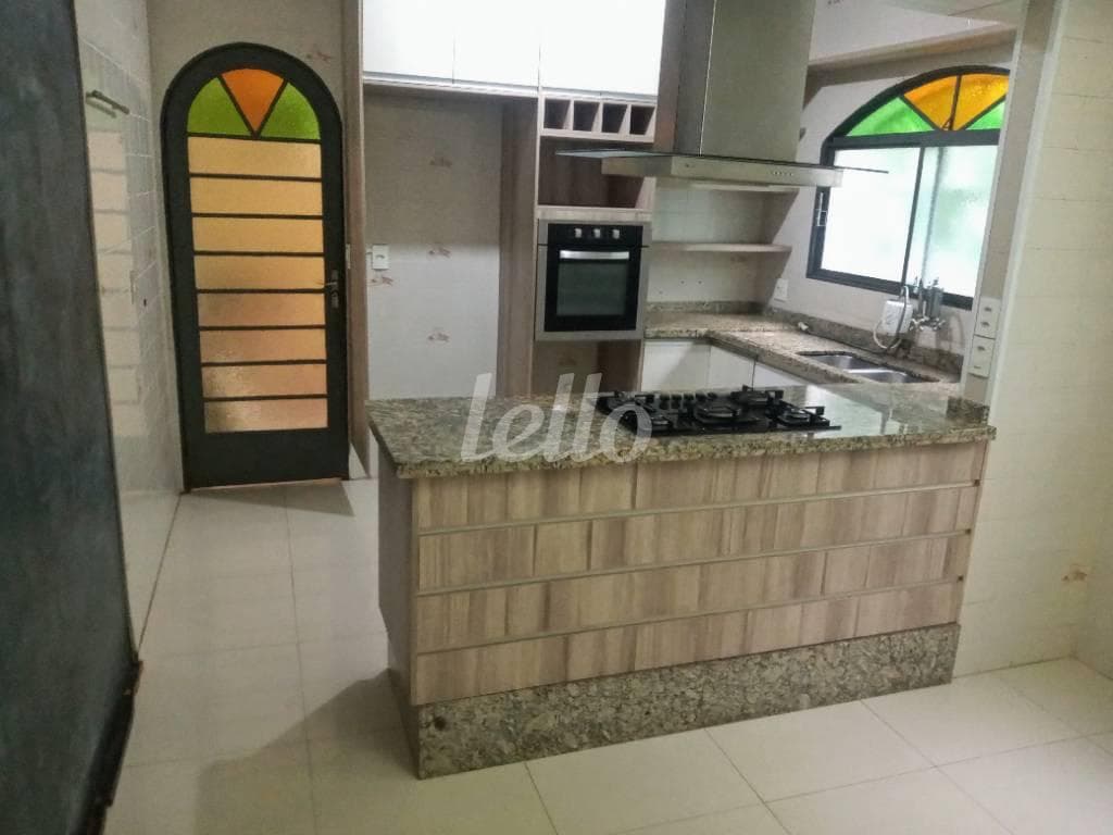 COZINHA de Casa sobrado com 220 m² em Santa Teresinha - São Paulo