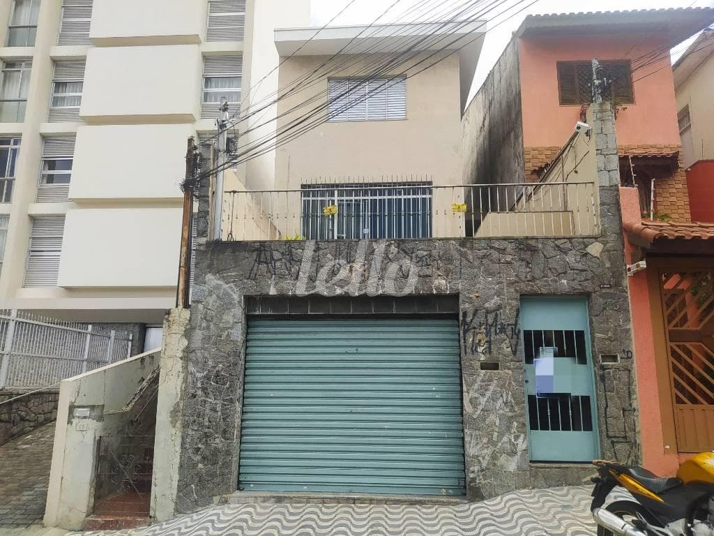 FACHADA de Casa sobrado com 326 m² em Santana - São Paulo