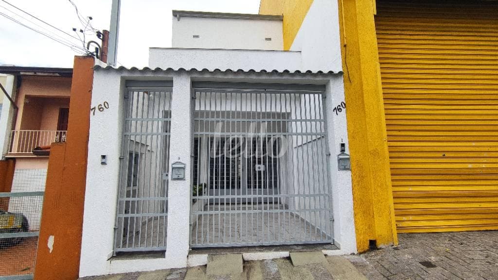 FACHADA de Casa sobrado com 170 m² em Santana - São Paulo