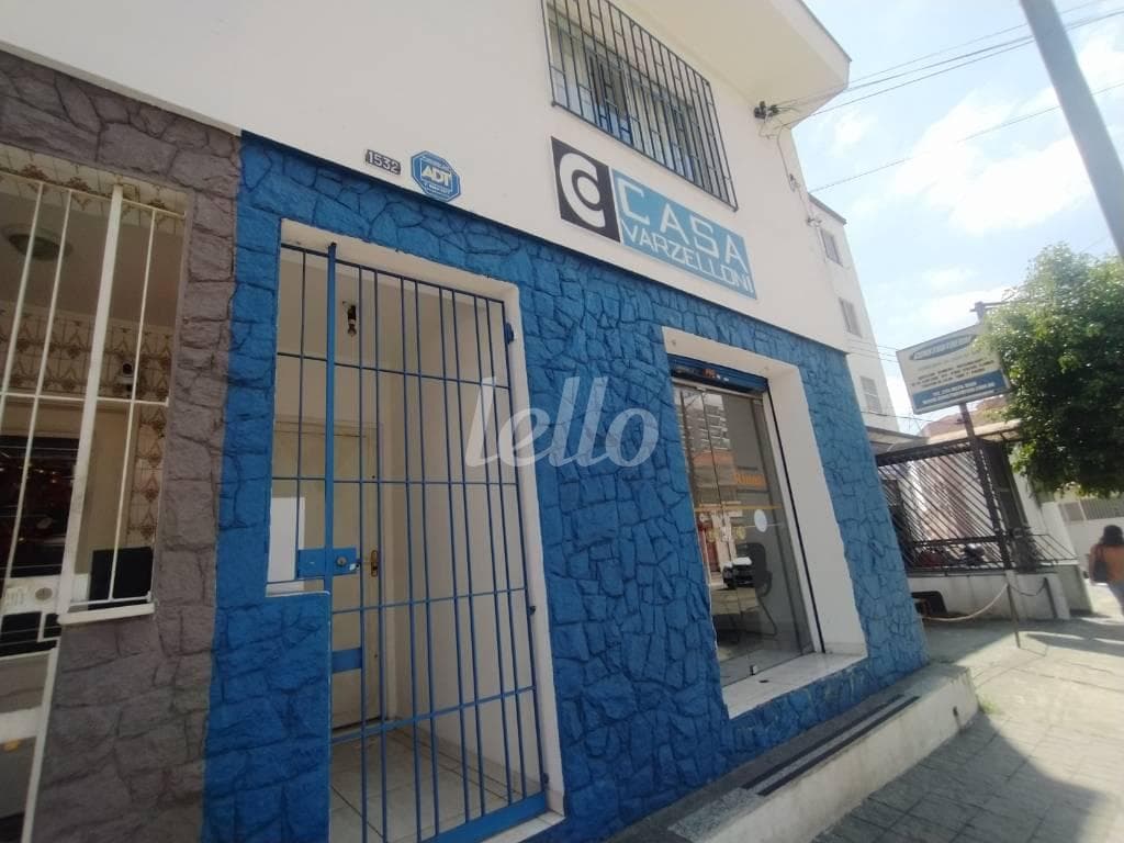 FACHADA de Casa sobrado com 285 m² em Santana - São Paulo