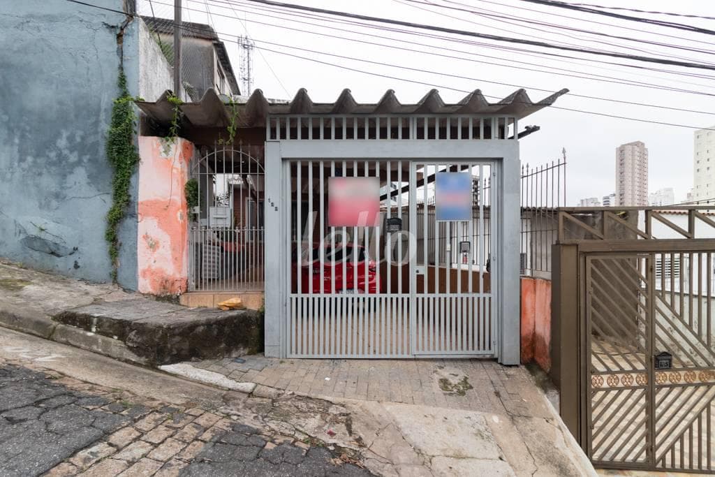 FACHADA de Casa sobrado com 122 m² em Santana - São Paulo