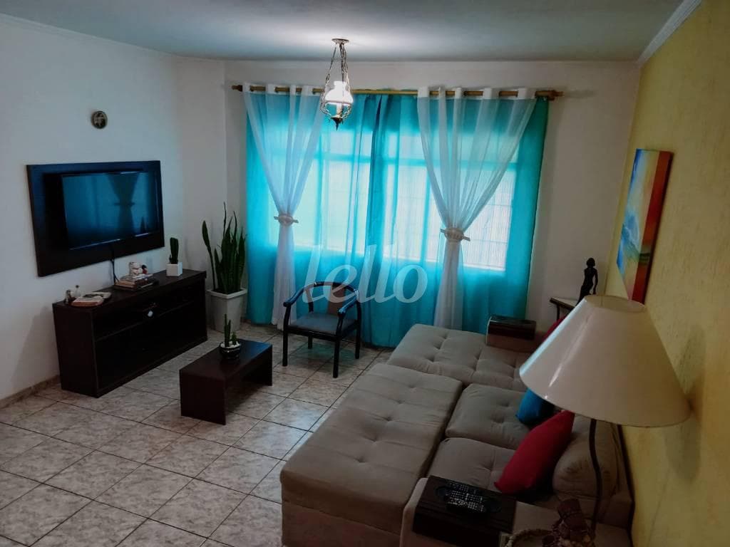 SALA1 de Casa sobrado com 140 m² em Santa Teresinha - São Paulo