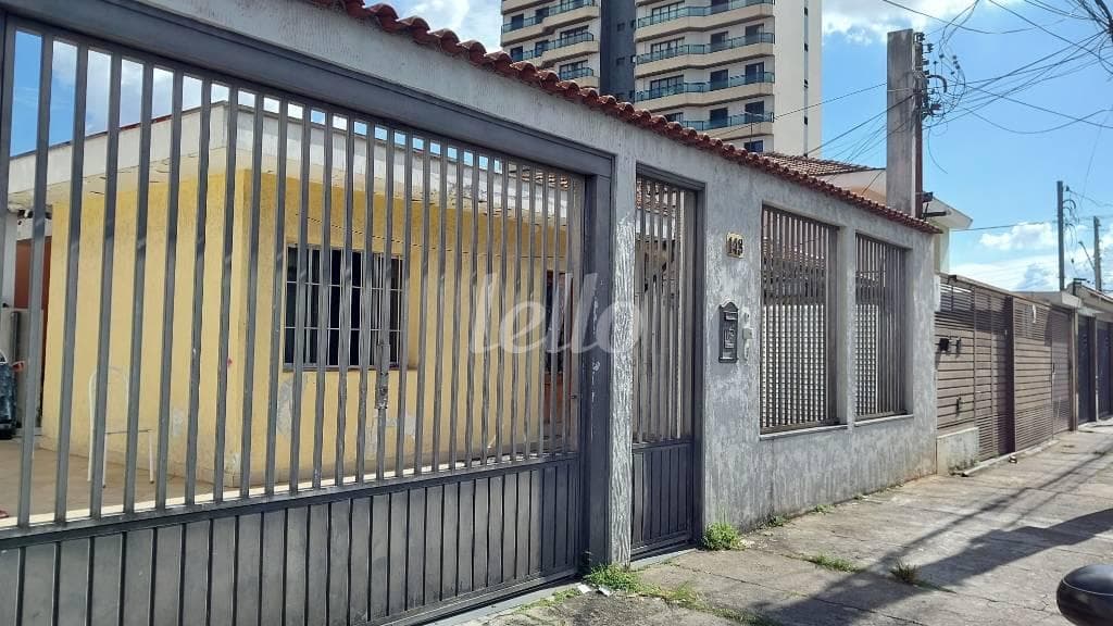 FACHADA de Casa sobrado com 300 m² em Vila Ester (zona Norte) - São Paulo