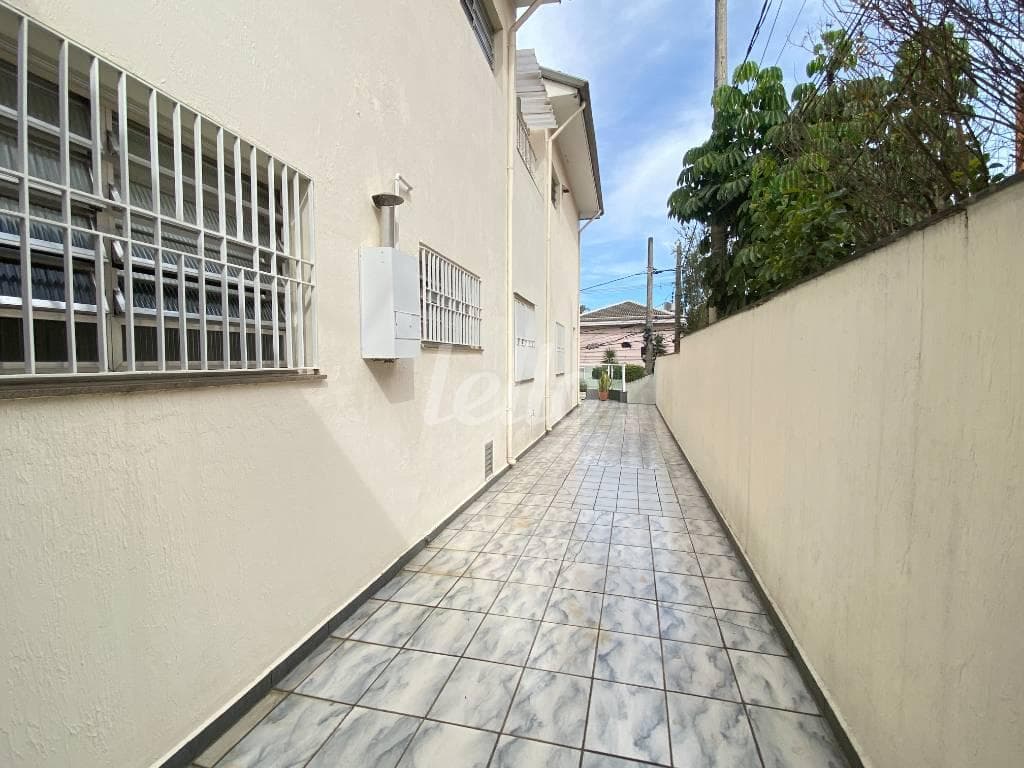 FACHADA LATERAL de Casa assobradada com 686 m² em Jardim São Paulo(Zona Norte) - São Paulo
