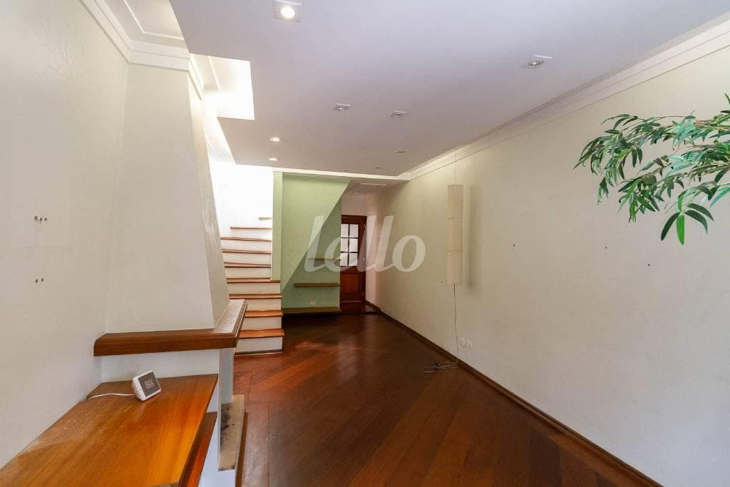 SALA DOIS AMBIENTES de Casa sobrado com 150 m² em Santana - São Paulo