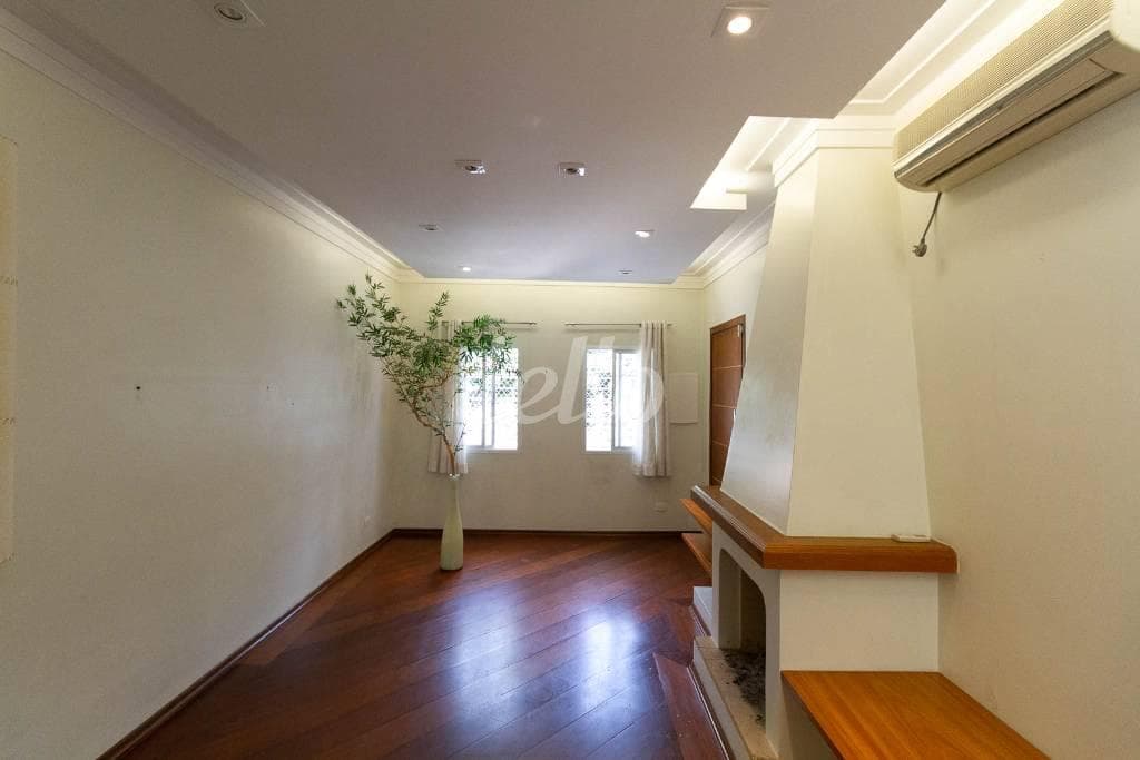 LAREIRA de Casa sobrado com 150 m² em Santana - São Paulo