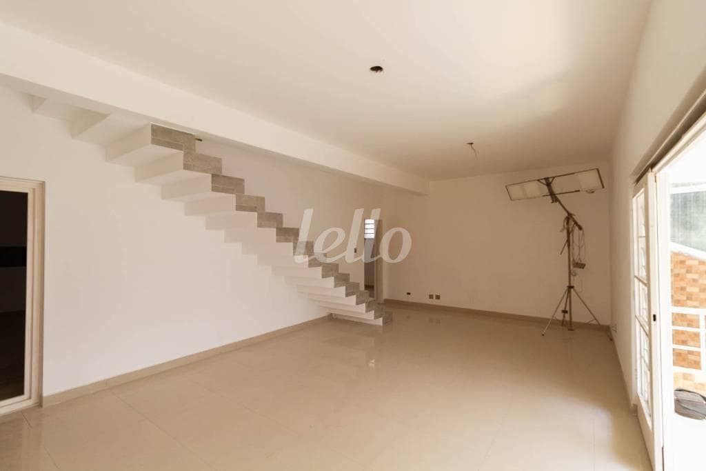 SALA de Casa sobrado com 350 m² em Vila Paulicéia - São Paulo
