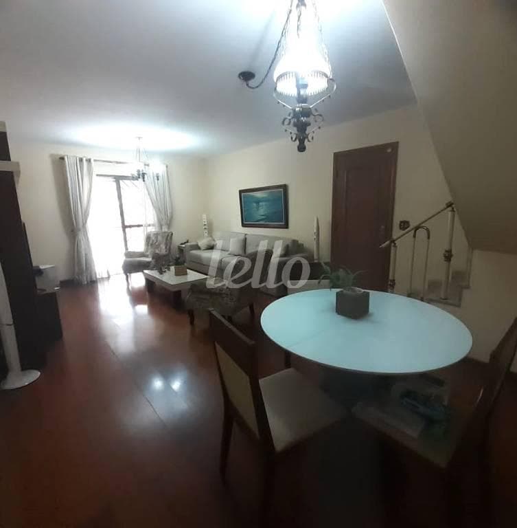 F de Casa sobrado com 197 m² em Chora Menino - São Paulo