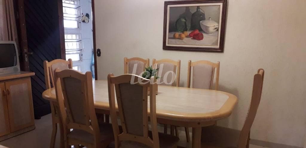 F de Casa sobrado com 197 m² em Chora Menino - São Paulo