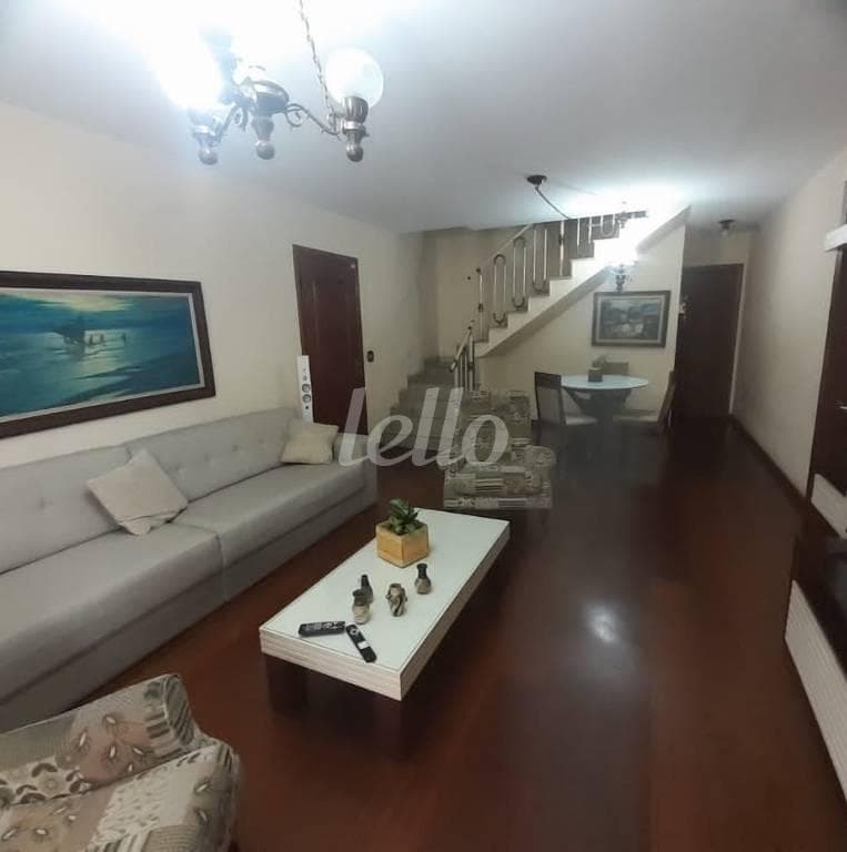 F de Casa sobrado com 197 m² em Chora Menino - São Paulo