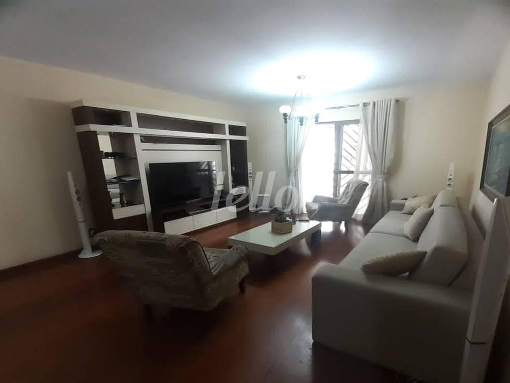 F de Casa sobrado com 197 m² em Chora Menino - São Paulo